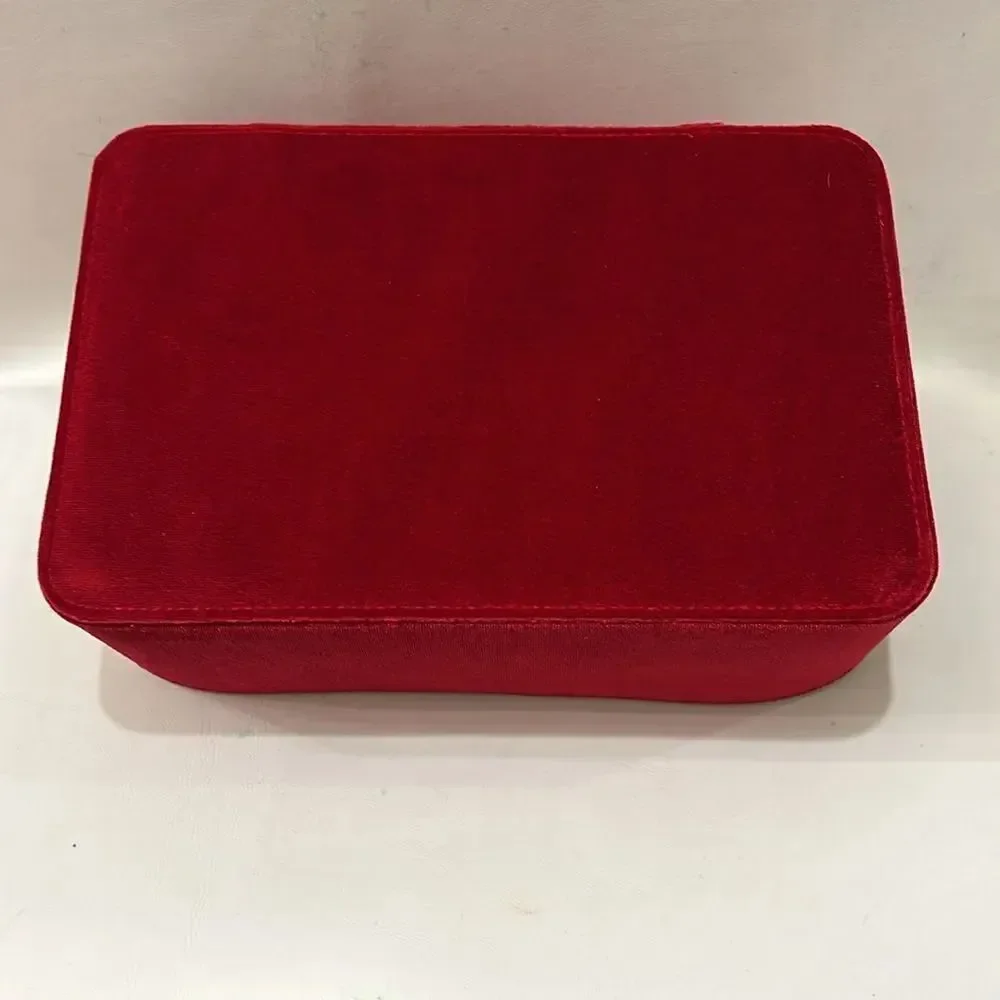 Estée Lauder Red Velvet Makeup Train Case Bow Handle 11 X 7 In 5 1/2 In Tall